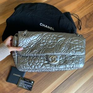 SOLD ✨ Chanel Jumbo NWT Graphic Edge Quilted Flap